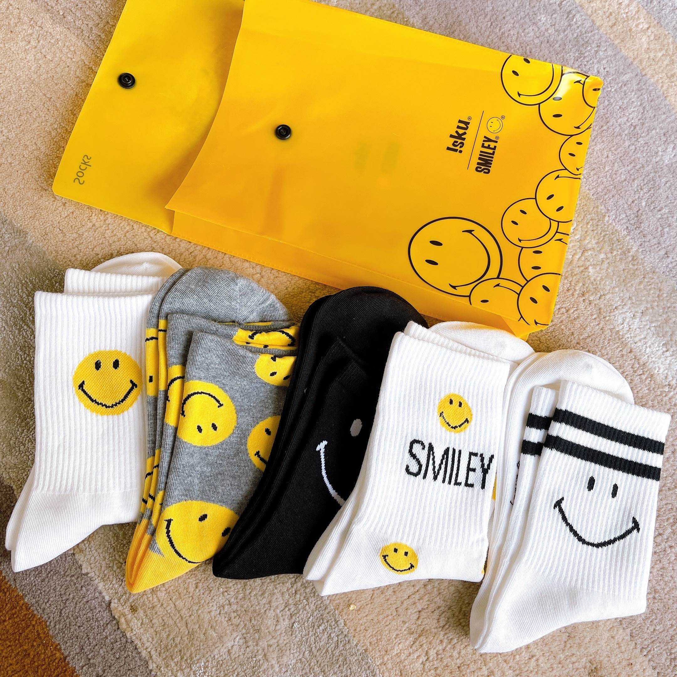 𝙎𝙈𝙄𝙇𝙀𝙔 & 𝙄𝙎𝙆𝙐 联名中筒袜笑脸袜