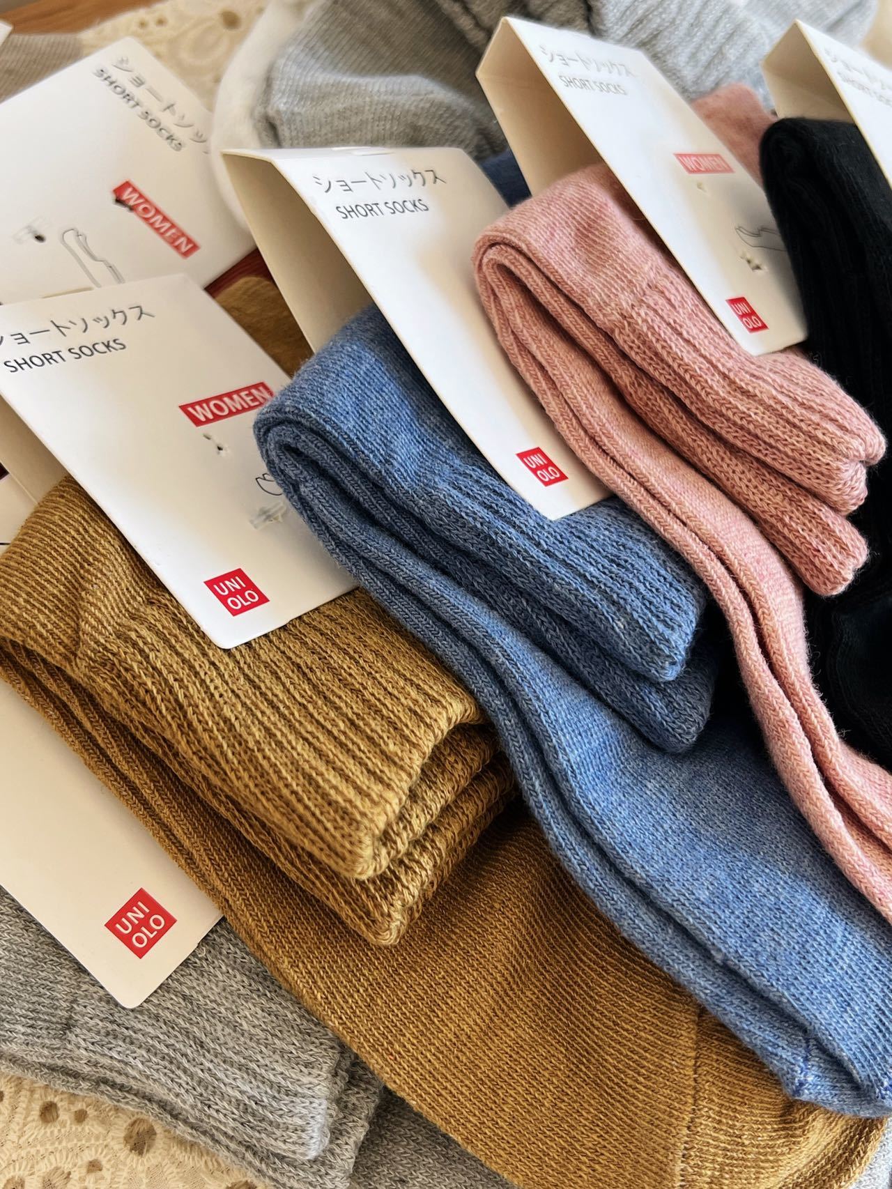 优衣库素色袜子