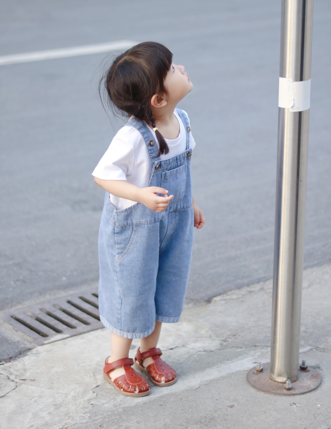 儿童牛仔背带短裤