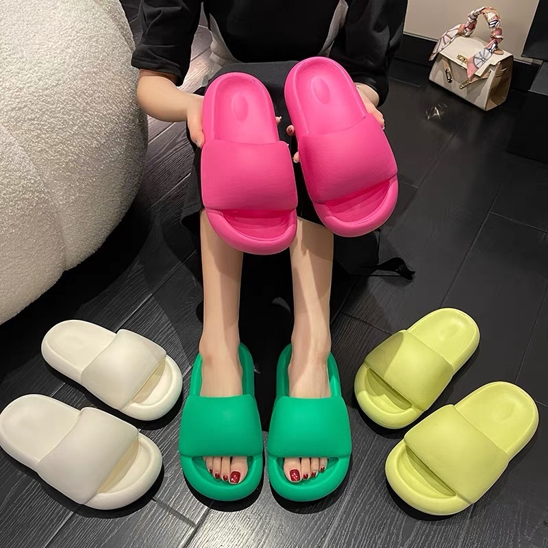 窝窝头面包拖鞋