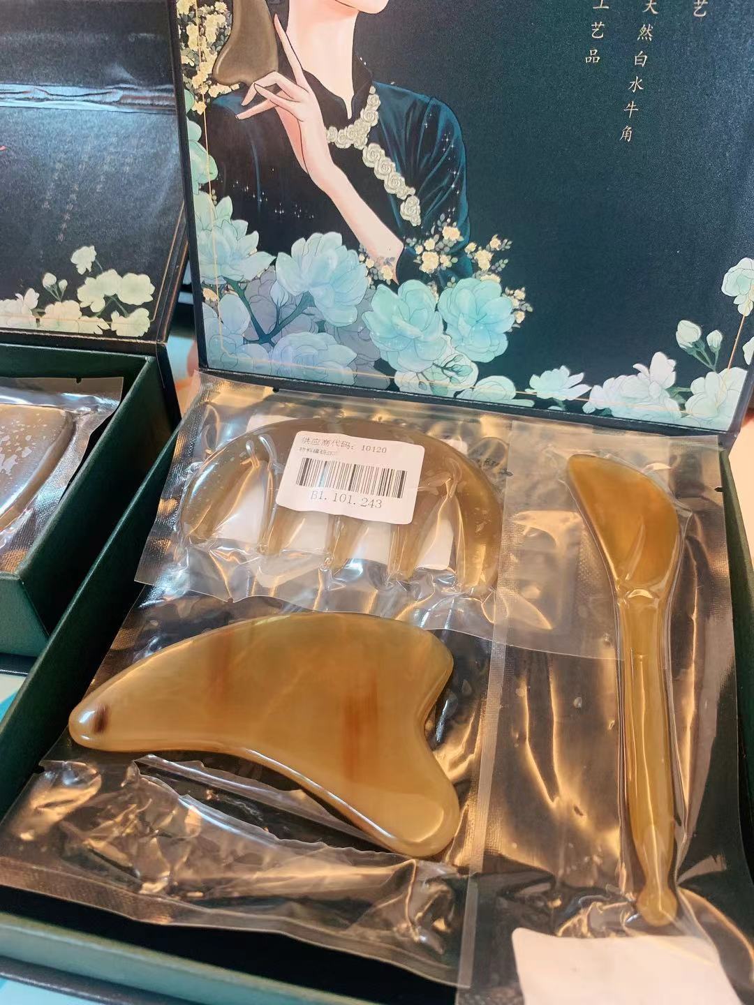 十年龄白水牛角刮痧板