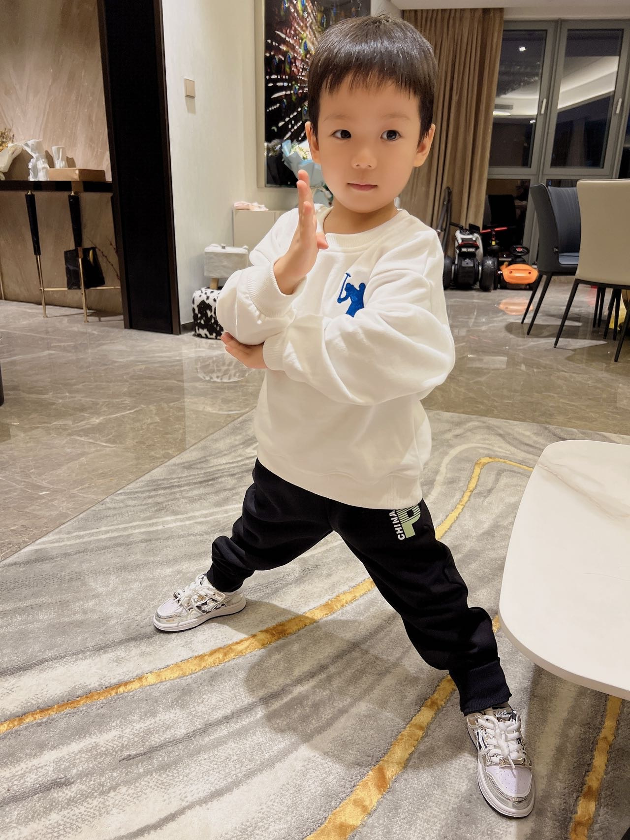 男女同款儿童卫衣