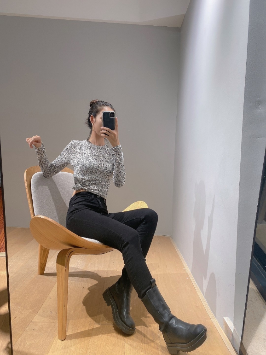 提臀塑行显瘦牛仔裤