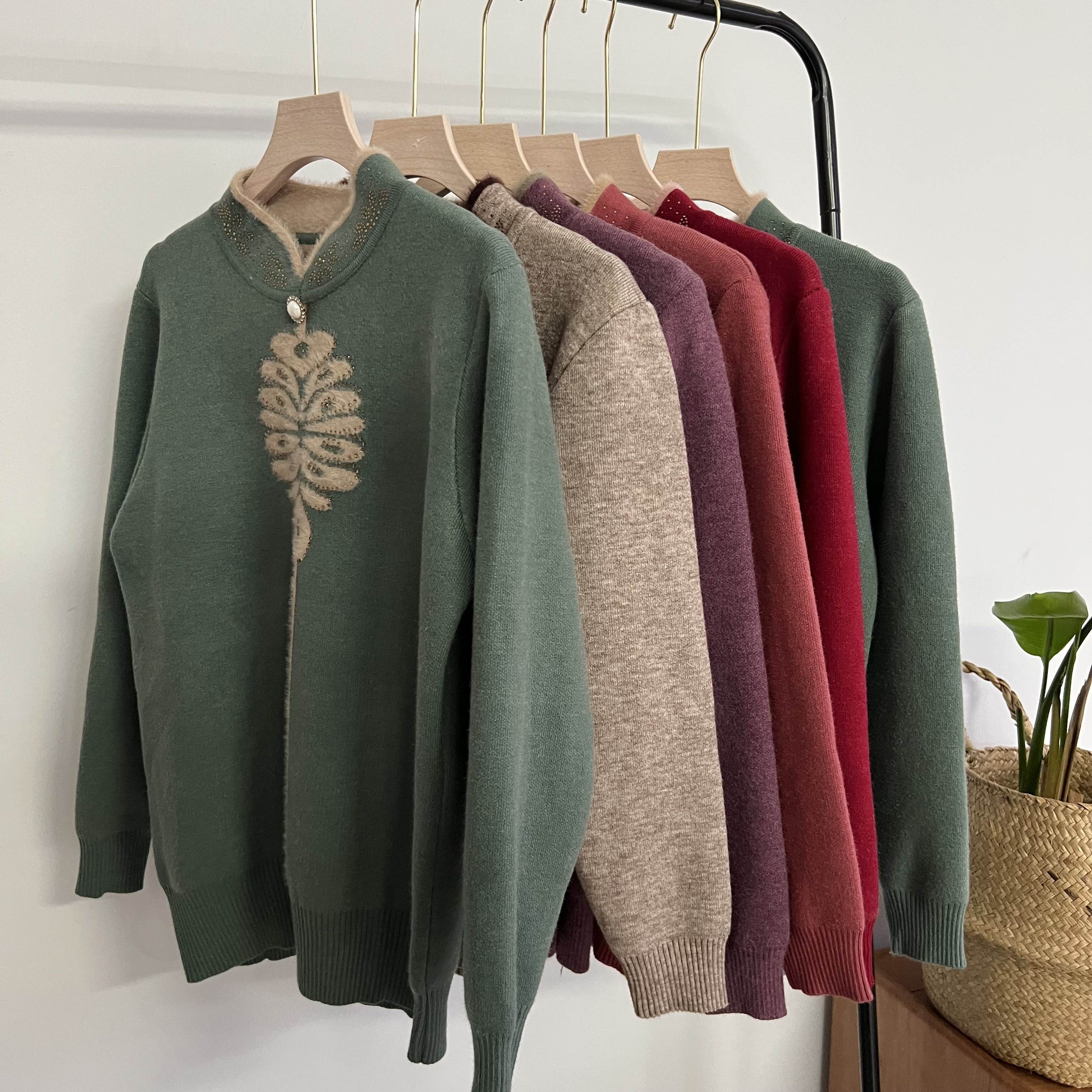 旗袍领一体绒妈妈毛衣