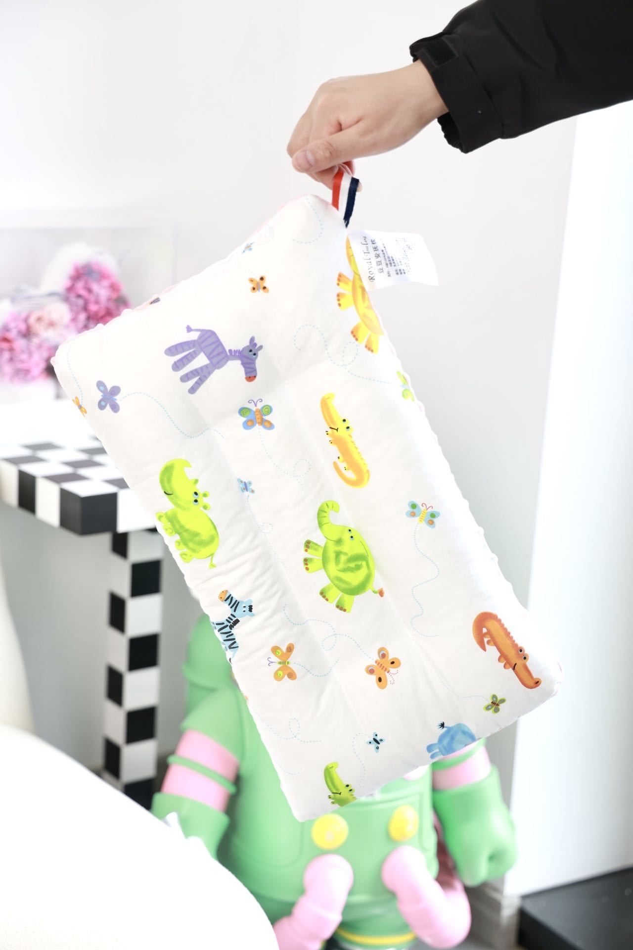 雪花乳胶颗粒儿童枕