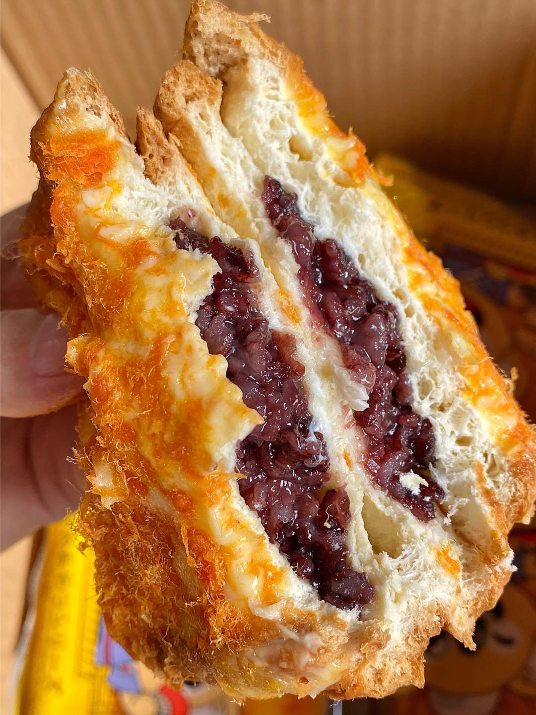 肉松芝士紫米面包