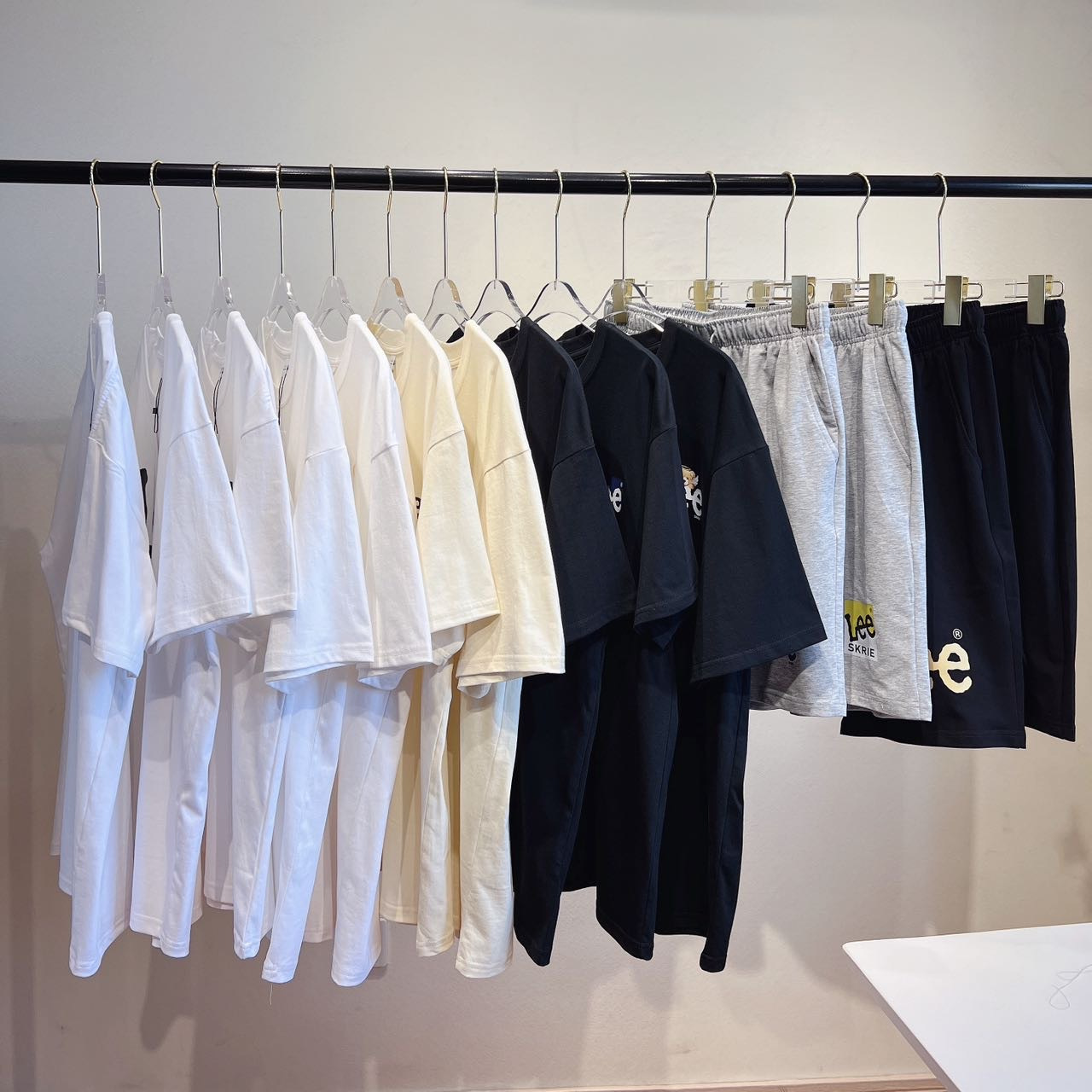 正品LEE时尚T恤/短裤