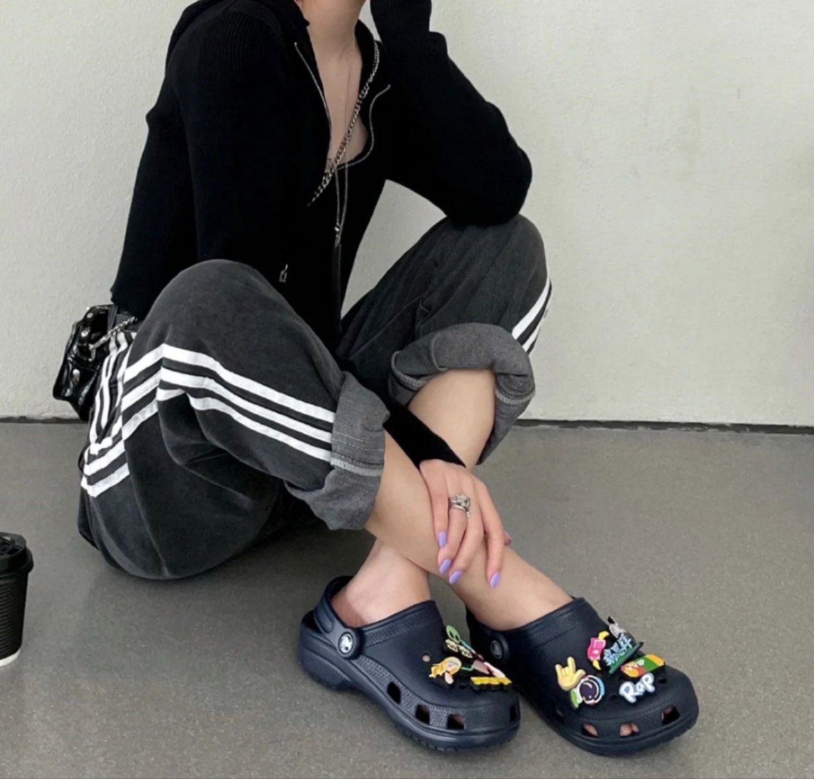 网红洞洞鞋/椰子拖鞋