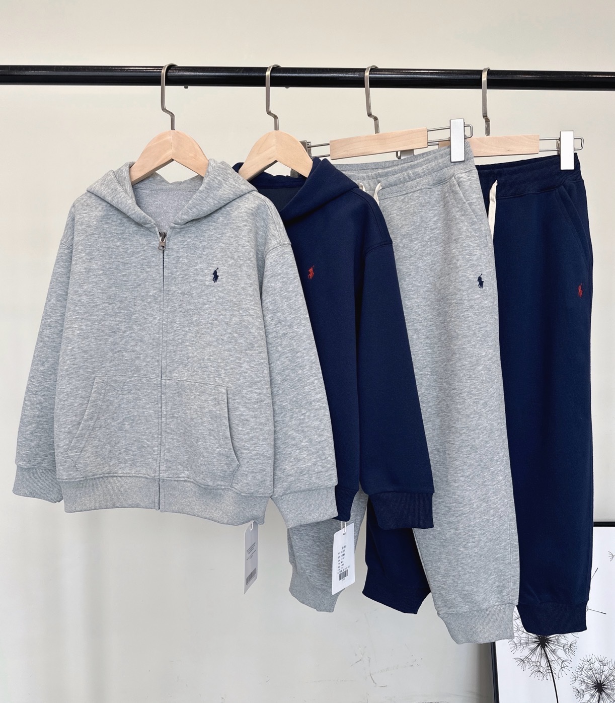 连帽拉链外套➕休闲卫裤