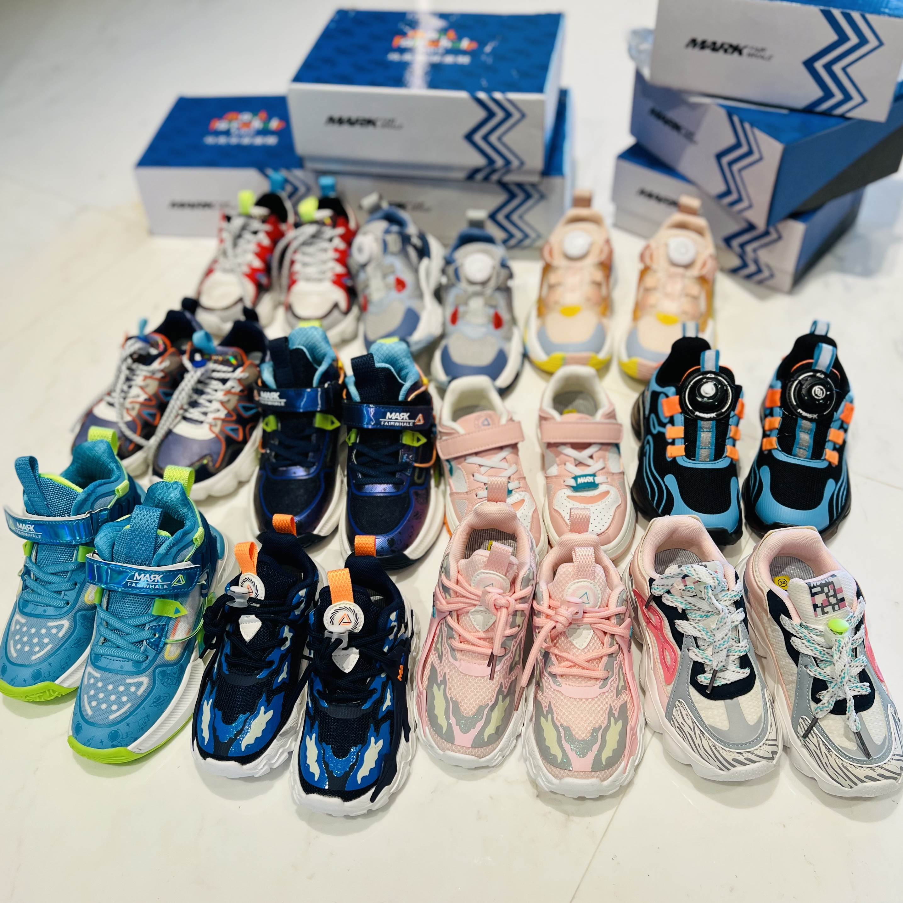 马克华菲童鞋秋款